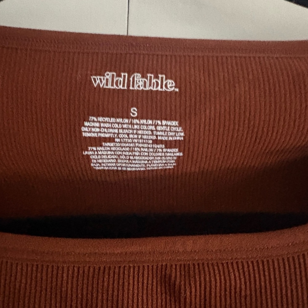 Wild Fable Women's Rust Ribbed Crop Top - Picture 3 of 3